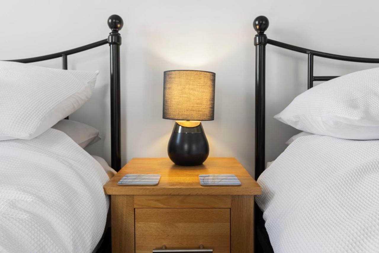 A Modern And Cosy Apartment Just Yards From Brixham'S Bustling Harbourside Экстерьер фото